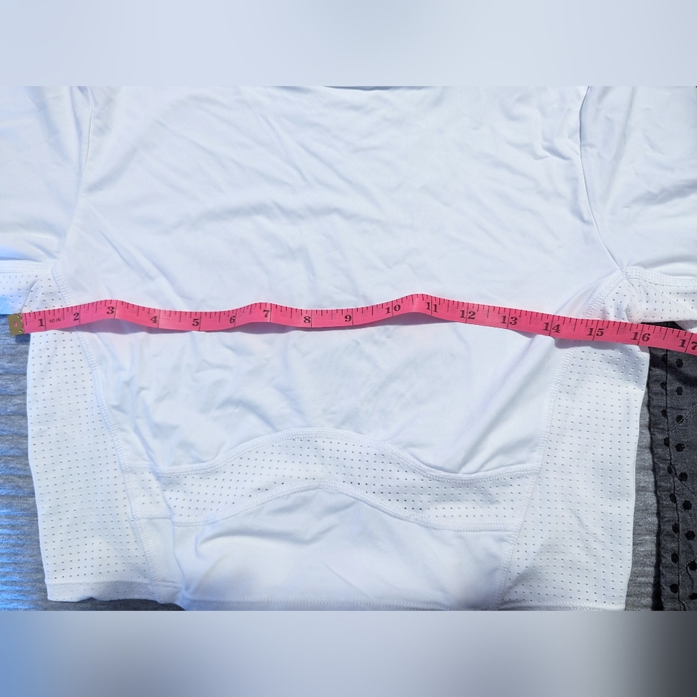 ⭐*New w/o Tags!* BuffBunny Storm Reversible Top in White - Not Available Online! - Picture 8 of 8